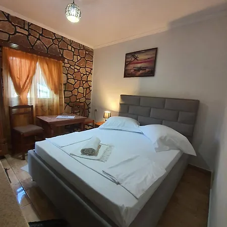Vokopola Guest house *